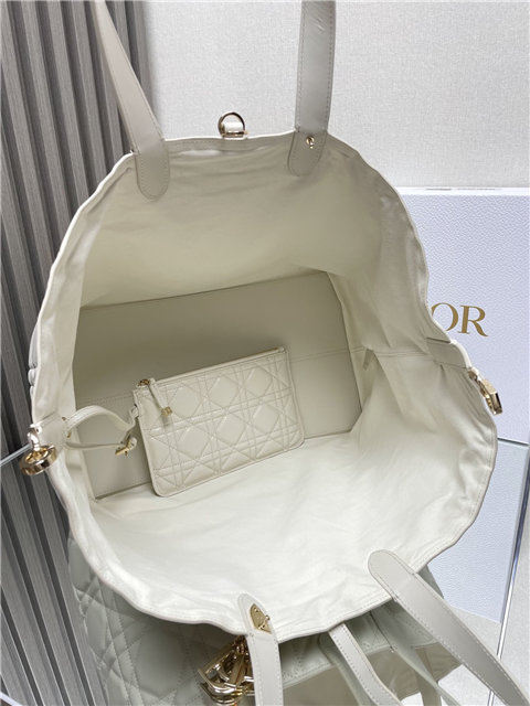 Dior Large Dior Toujours Bag M2820 White | AAA Purse
