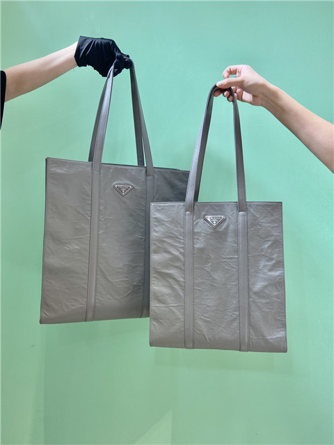 トートバッグ PRADA | RUNWAY Medium antique nappa leather tote bag 1BG587 Prada Medium Antiqued Nappa Leather Tote Bag 1BG587 Gray