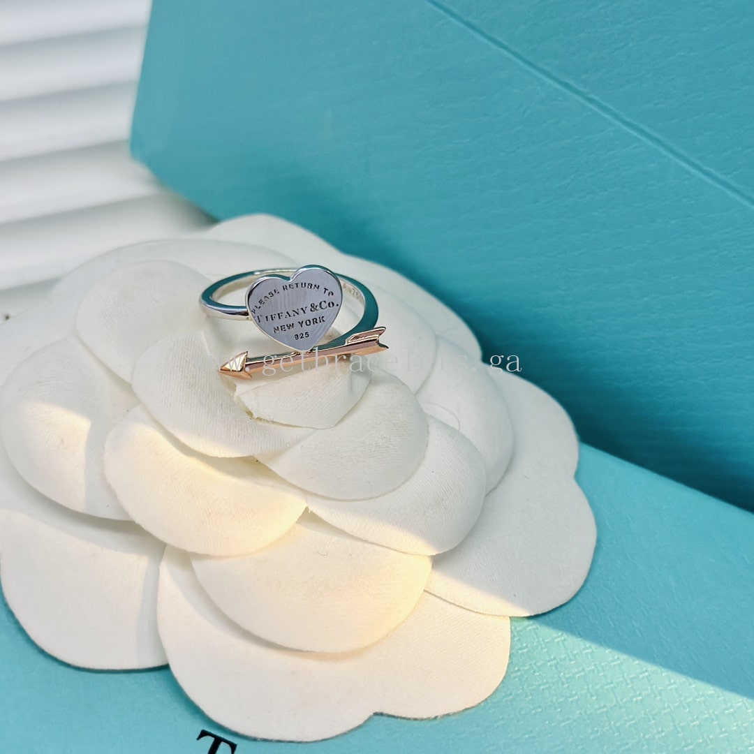 【Tiffany & Co】Return to Tiffany Lovestruck Heart Tagリング Tiffany Lovestruck Heart Tag Ring in Silver and Rose Gold